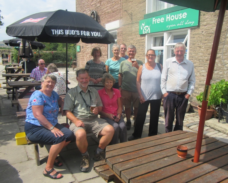 08_Navigation_Inn,_Buxworth_Basina_(800x642)